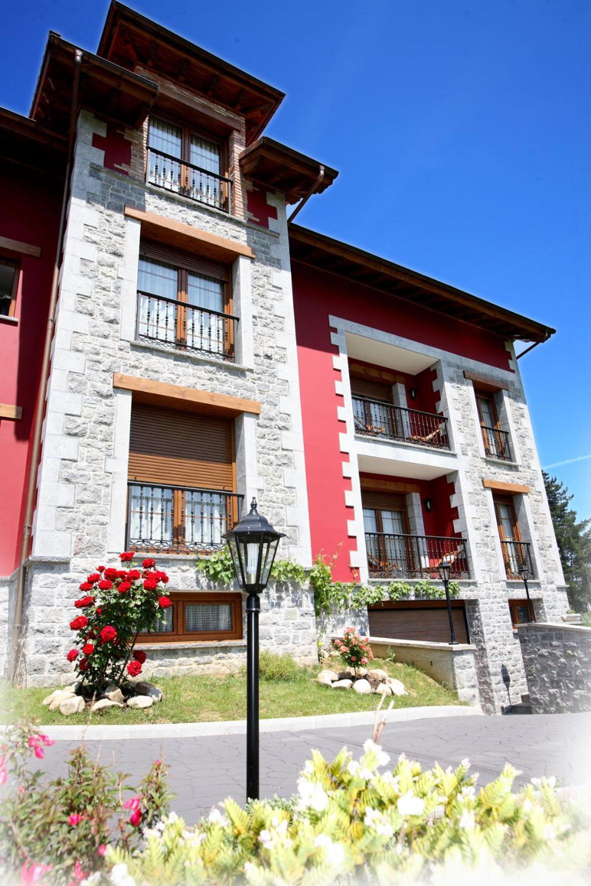 Apartamentos Rurales La Vina Onís Exterior foto