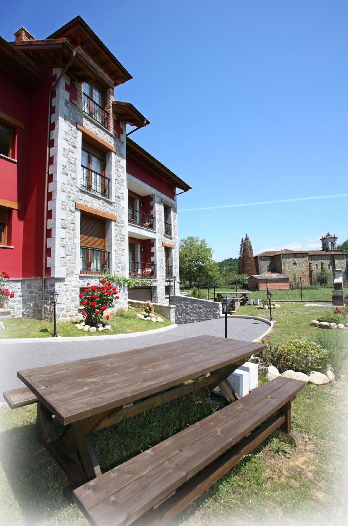 Apartamentos Rurales La Vina Onís Exterior foto