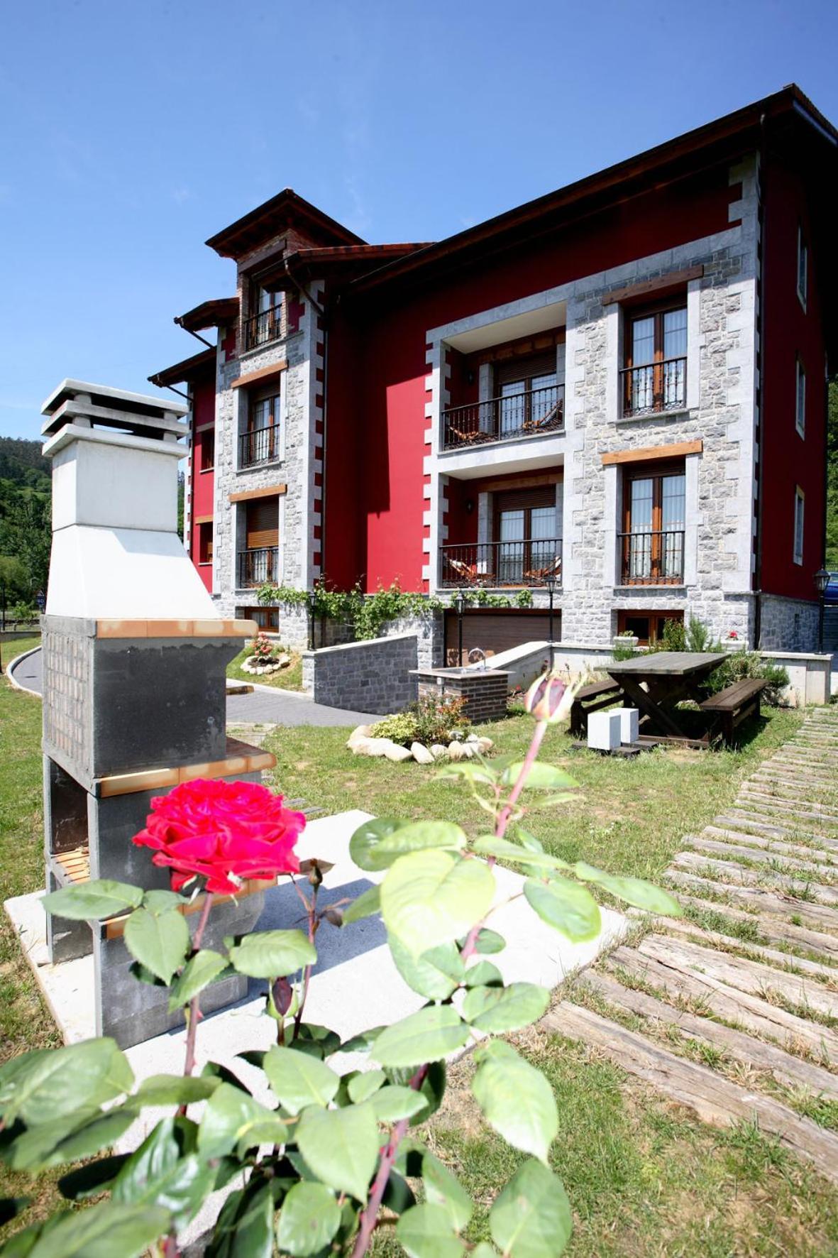 Apartamentos Rurales La Vina Onís Exterior foto